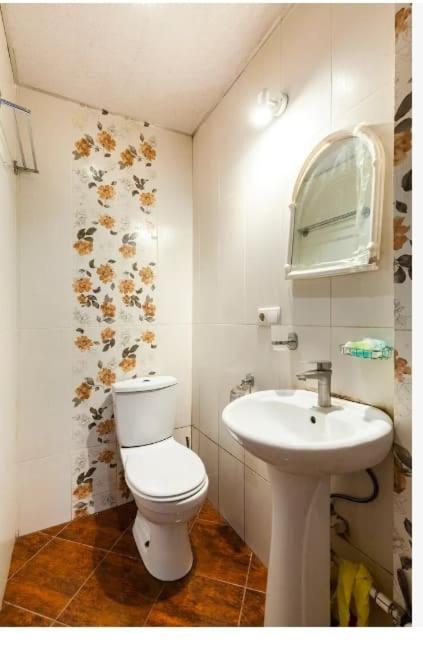 Апартаменти Cozy, Warm & Cheap Тбілісі Екстер'єр фото